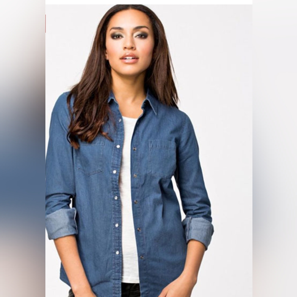 JANE+DELANCEY light and soft shirt.  Like New. Check the photos carefully, as th